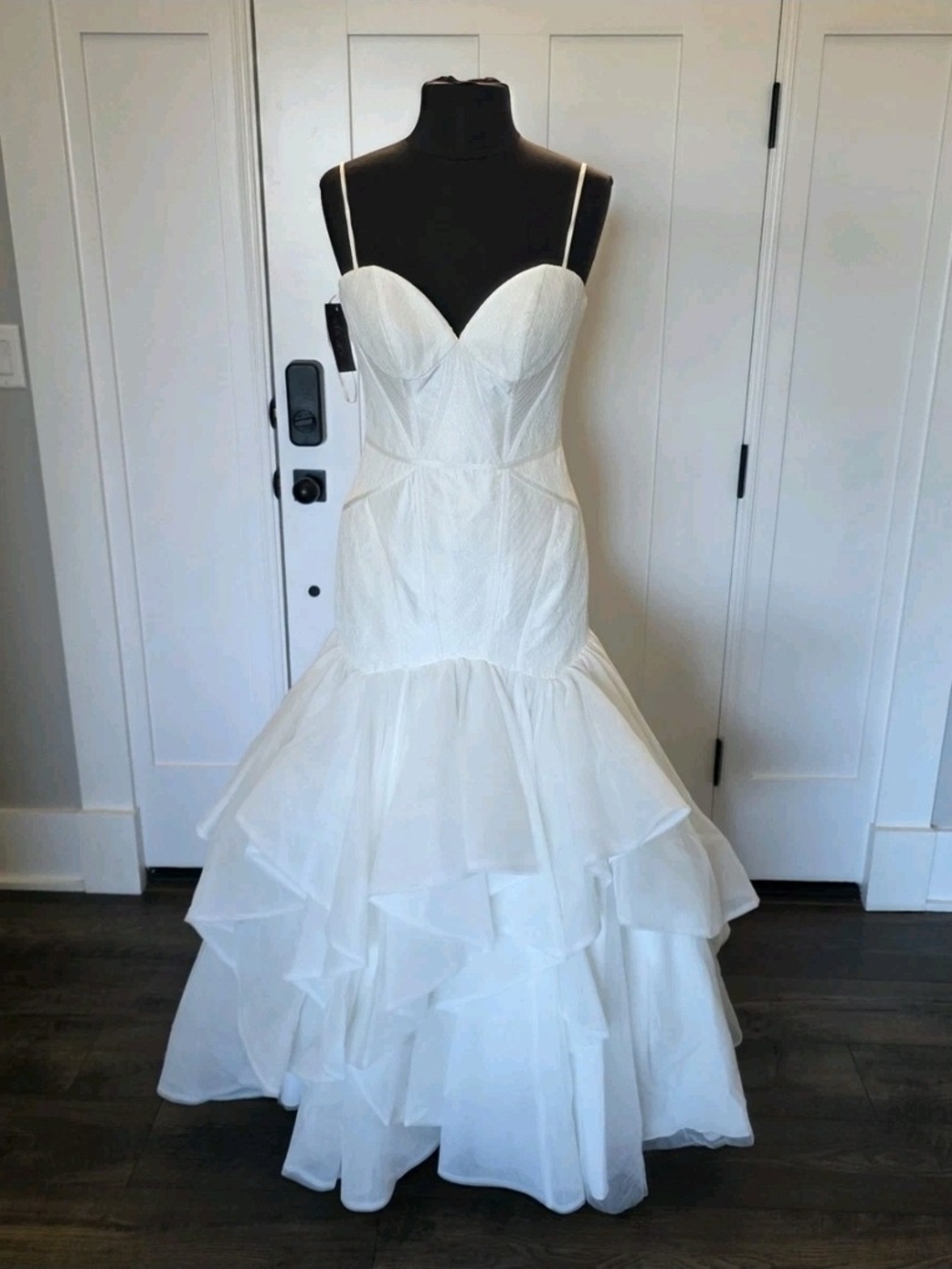 Martina Liana White Spaghetti-Strap Mermaid Gown with Ruffled Skirt Size 10 Nwt